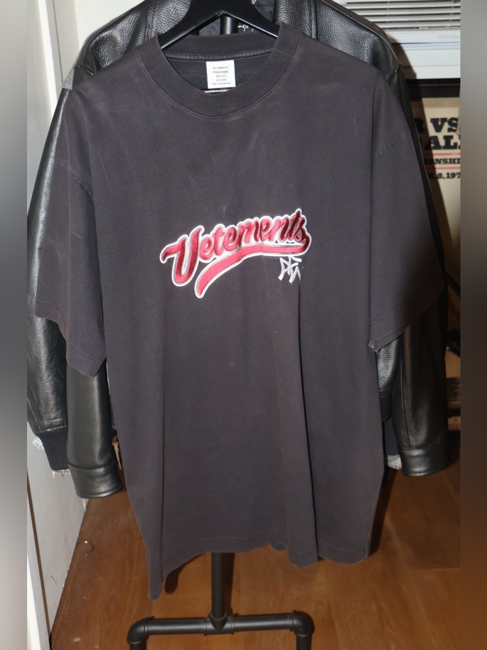 Vetements Oversized Logo